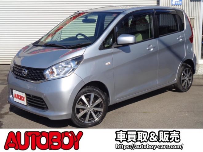 デイズS 4WD　キーレス　純正ナビ　フルセグ　シートヒーター　アイドリングストップ 660