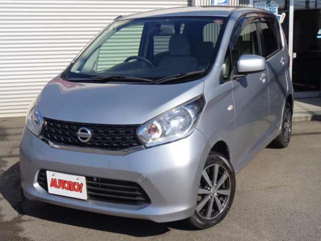 デイズS 4WD　キーレス　純正ナビ　フルセグ　シートヒーター　アイドリングストップ 660