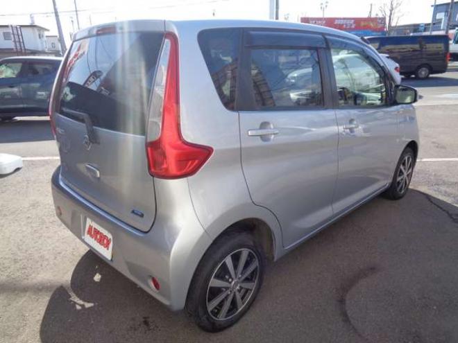 デイズS 4WD　キーレス　純正ナビ　フルセグ　シートヒーター　アイドリングストップ 660