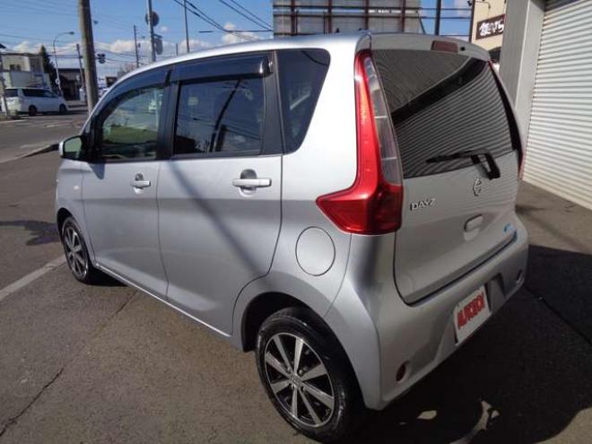 デイズS 4WD　キーレス　純正ナビ　フルセグ　シートヒーター　アイドリングストップ 660