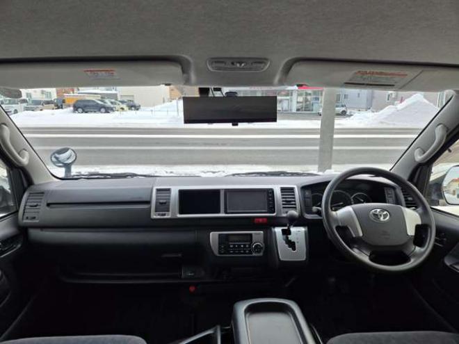 ハイエース2.7 GL ロング ミドルルーフ 4WD　寒冷地仕様　10人乗り　リアヒーター&クーラー　プッシュスタート　スマートキー　横滑り防止　オートライト　バックカメラ　純正ナビ　ワンセグTV　Bluetooth　CD/DVD　FM/AM　電動格納ミラー　ETC 2700