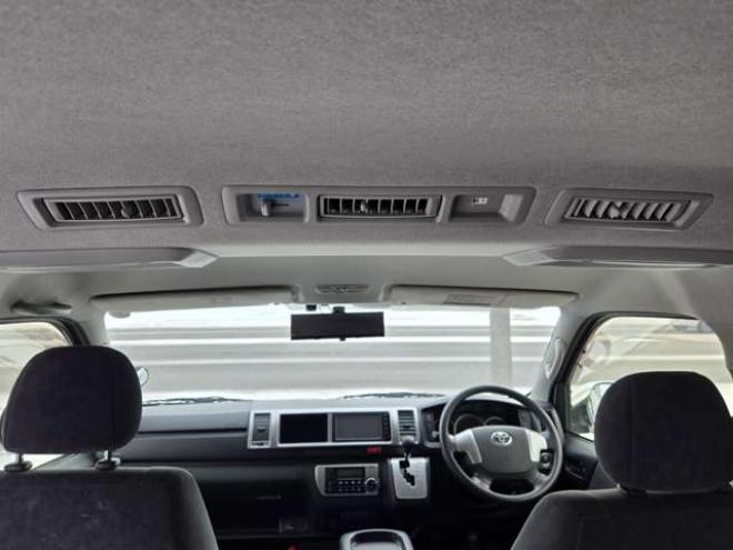 ハイエース2.7 GL ロング ミドルルーフ 4WD　寒冷地仕様　10人乗り　リアヒーター&クーラー　プッシュスタート　スマートキー　横滑り防止　オートライト　バックカメラ　純正ナビ　ワンセグTV　Bluetooth　CD/DVD　FM/AM　電動格納ミラー　ETC 2700