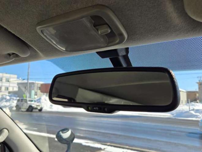 レジアスエース3.0 DX ロングボディ ディーゼルターボ 4WD　寒冷地仕様　リアヒーター　キーレス　マルチユースシートバックコンソール　フロントアンダーミラー　電動格納ミラー　パワーヒート　デイライト　純正オーディオ　FM/AM　AUX　バックカメラ 3000