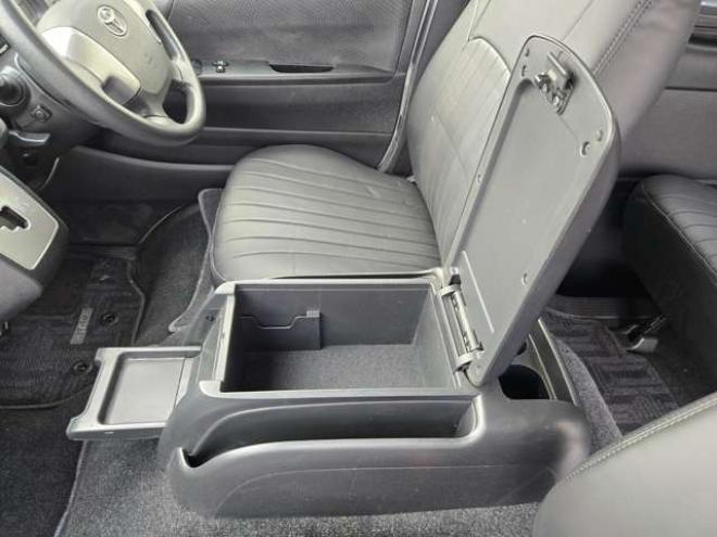 ハイエースバン2.8 スーパーGL ロング ディーゼルターボ 4WD　リアヒーター&クーラー　プッシュスタート　スマートキー　LEDヘッド　ベッドキッド　横滑り防止　衝突被害軽減　車線逸脱　トヨタ純正ナビ　フルセグTV　Bluetooth　バックカメラ　トヨタ純正リアモニター　ETC 2800