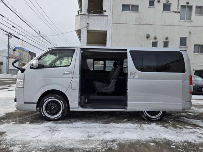 ハイエースバン2.8 スーパーGL ロング ディーゼルターボ 4WD　リアヒーター&クーラー　プッシュスタート　スマートキー　LEDヘッド　ベッドキッド　横滑り防止　衝突被害軽減　車線逸脱　トヨタ純正ナビ　フルセグTV　Bluetooth　バックカメラ　トヨタ純正リアモニター　ETC 2800