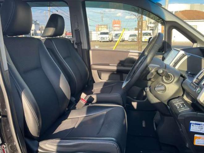 ステップワゴン2.0 スパーダ Z クールスピリット 4WD　純正ナビ・TV　Bカメラ　両側パワースライドドア　アルパイン製フリップダウンモニター　ETC　クルーズコントロール　パドルシフト　フォグランプ 2000