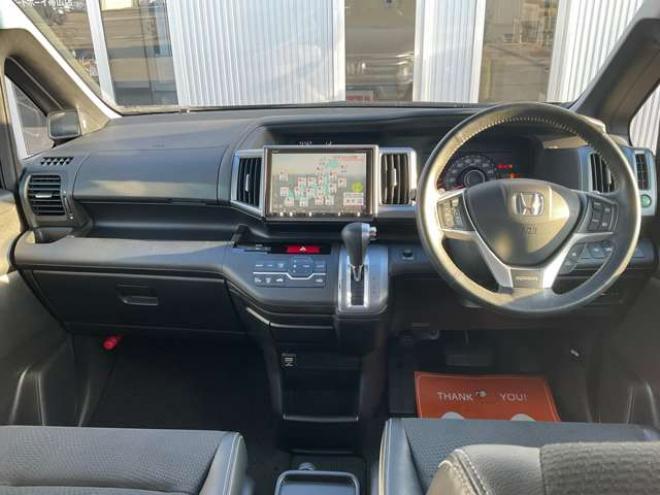 ステップワゴン2.0 スパーダ Z クールスピリット 4WD　純正ナビ・TV　Bカメラ　両側パワースライドドア　アルパイン製フリップダウンモニター　ETC　クルーズコントロール　パドルシフト　フォグランプ 2000