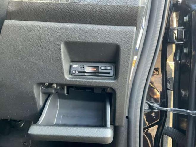 ステップワゴン2.0 スパーダ Z クールスピリット 4WD　純正ナビ・TV　Bカメラ　両側パワースライドドア　アルパイン製フリップダウンモニター　ETC　クルーズコントロール　パドルシフト　フォグランプ 2000