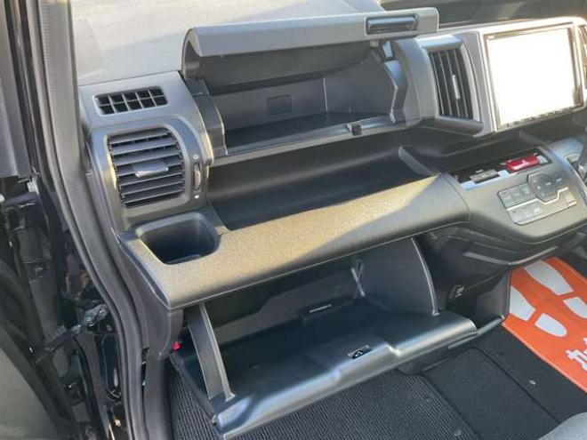 ステップワゴン2.0 スパーダ Z クールスピリット 4WD　純正ナビ・TV　Bカメラ　両側パワースライドドア　アルパイン製フリップダウンモニター　ETC　クルーズコントロール　パドルシフト　フォグランプ 2000