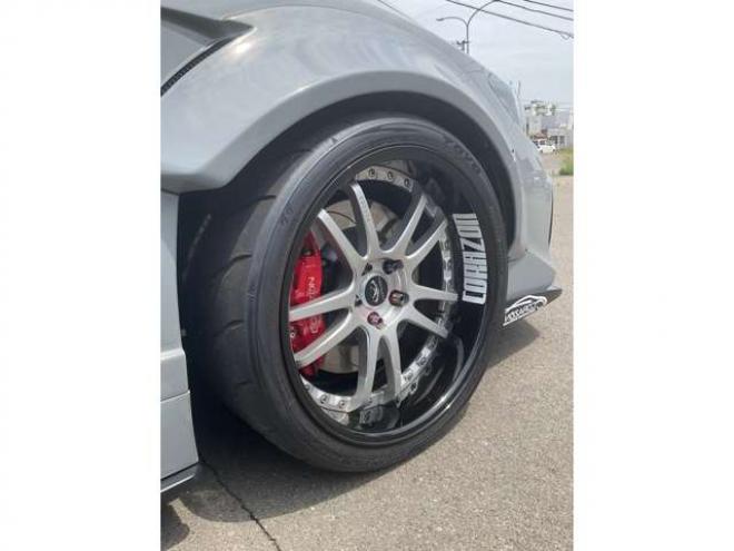 レヴォーグ2.0 STI スポーツ アイサイト 4WD　東京オートサロン2020受賞車　フロント片側60mmワイド　リア片側85mmワイド　ナルドグレー全塗装　BRIDEセミバケットシート　WRX後期Fバンパー　フロント6POTキャリパー　CUSCO製車高調　車幅公認済み 2000