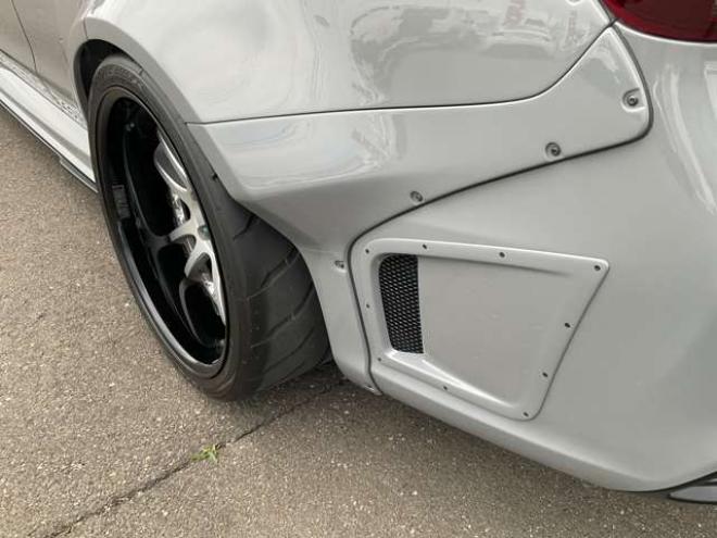 レヴォーグ2.0 STI スポーツ アイサイト 4WD　東京オートサロン2020受賞車　フロント片側60mmワイド　リア片側85mmワイド　ナルドグレー全塗装　BRIDEセミバケットシート　WRX後期Fバンパー　フロント6POTキャリパー　CUSCO製車高調　車幅公認済み 2000