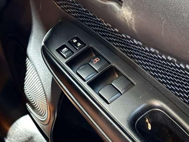 ノート1.2 X FOUR 4WD　防錆塗装4WDTVナビ 1200