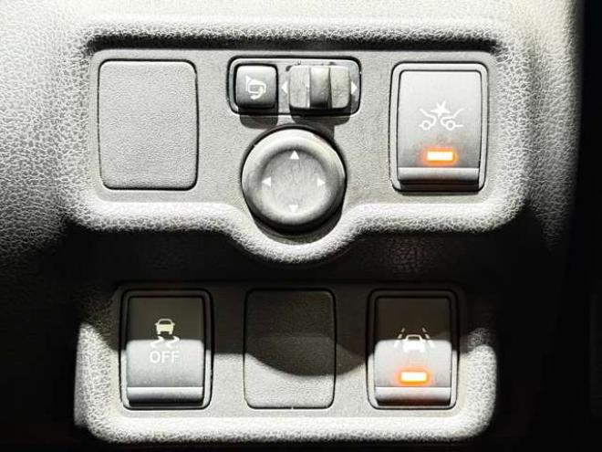 ノート1.2 X FOUR 4WD　防錆塗装4WDTVナビ 1200