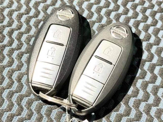 ノート1.2 X FOUR 4WD　防錆塗装4WDTVナビ 1200