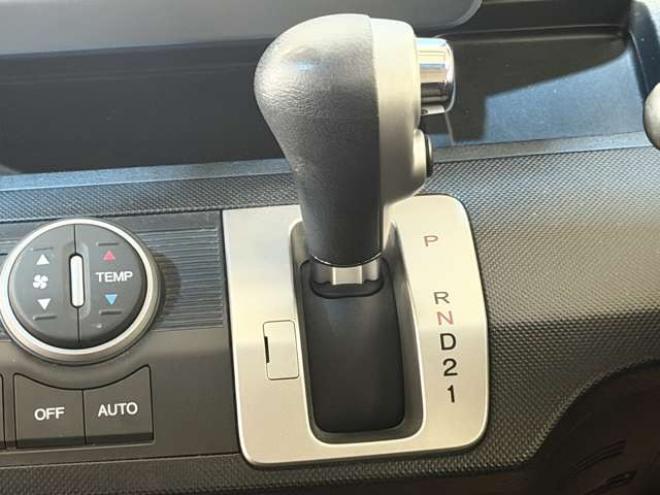 フリード1.5 G ジャストセレクション 4WD　防錆塗装4WDTVナビBカメエンスタETC夏冬タイヤ 1500