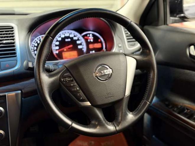 ティアナ2.5 250XE FOUR 4WD　防錆塗装4WDTVナビBカメETC夏冬タイヤ 2500