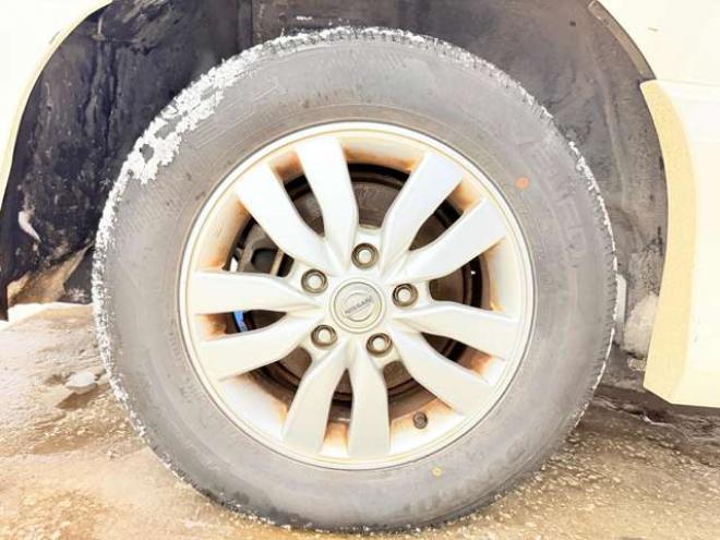 セレナ2.0 ハイウェイスター Vセレクション+Safety 4WD　防錆塗装4WDTVナビBカメエンスタ夏冬タイヤ 2000