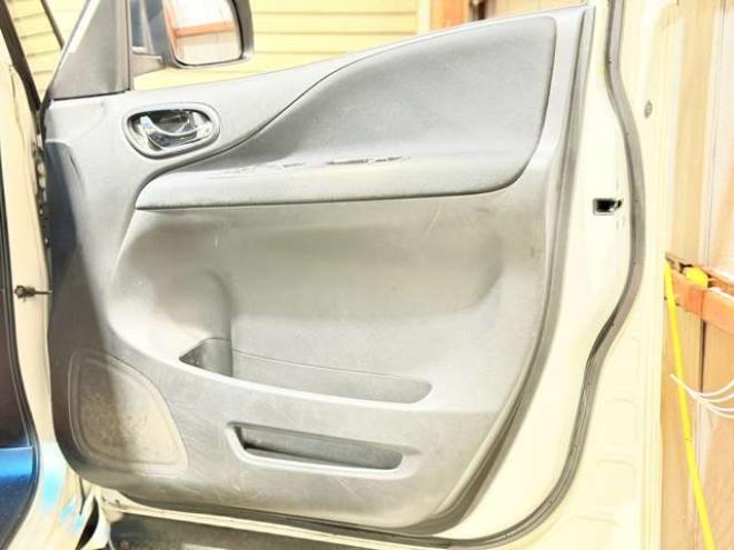 セレナ2.0 ハイウェイスター Vセレクション+Safety 4WD　防錆塗装4WDTVナビBカメエンスタ夏冬タイヤ 2000