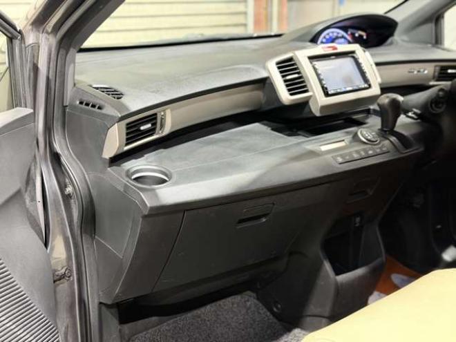 フリードスパイク1.5 G ジャストセレクション 4WD　防錆塗装4WDナビBカメETC 1500