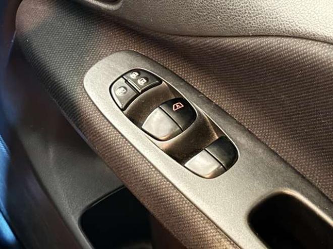 セレナ2.0 ハイウェイスター Vセレクション+Safety アドバンストセーフティ パッケージ 4WD　防錆塗装4WDTVナビBカメETC夏冬タイヤ 2000