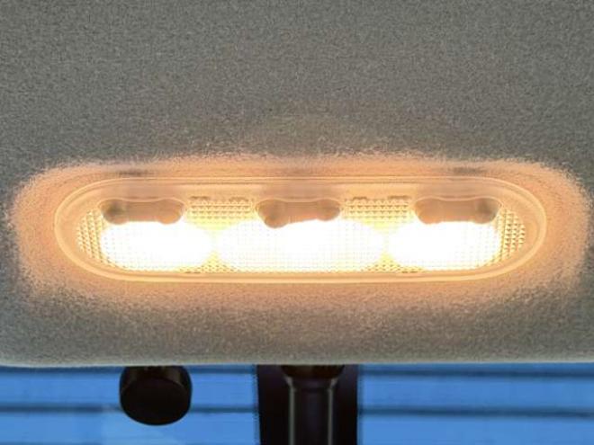 セレナ2.0 ハイウェイスター Vセレクション+Safety アドバンストセーフティ パッケージ 4WD　防錆塗装4WDTVナビBカメETC夏冬タイヤ 2000