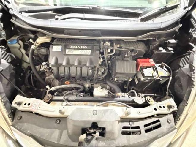 フィットシャトルハイブリッド1.3 スマートセレクション　防錆塗装TVナビエンスタ積込タイヤ 2WD 1300