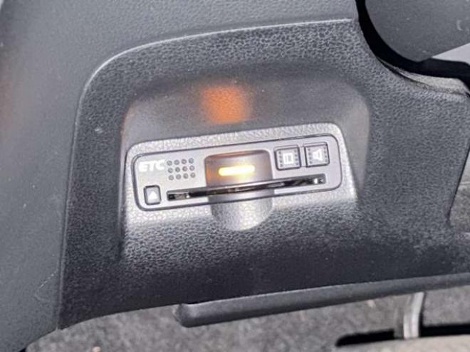 フィットシャトルハイブリッド1.3 スマートセレクション　防錆塗装TVナビエンスタ積込タイヤ 2WD 1300