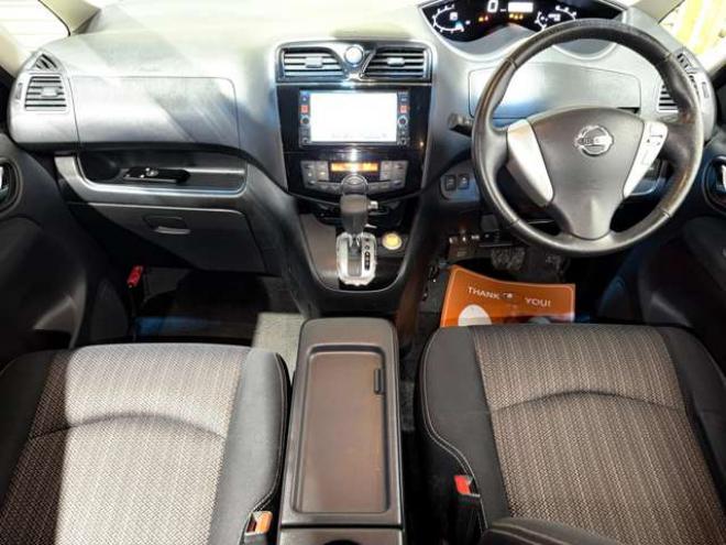 セレナ2.0 ハイウェイスター Vセレクション+Safety 4WD　防錆塗装4WDTVナビBカメエンスタ後席モニタ 2000