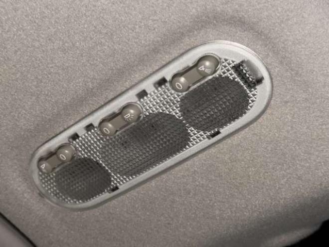 セレナ2.0 ハイウェイスター Vセレクション+Safety 4WD　防錆塗装4WDTVナビBカメエンスタ後席モニタ 2000