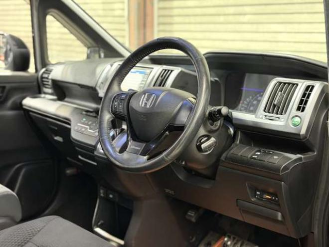 ステップワゴン2.0 スパーダ S 4WD　防錆塗装4WDワンオーナーTVナビBカメETC 2000