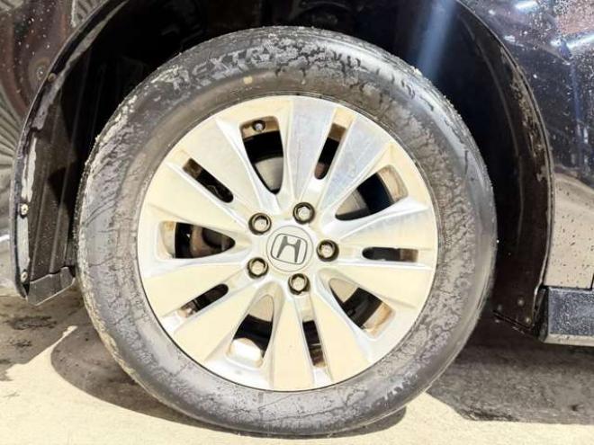 ステップワゴン2.0 スパーダ Z 4WD　防錆塗装4WDTVナビBカメ後席モニタETCエンスタ夏冬タイヤ 2000