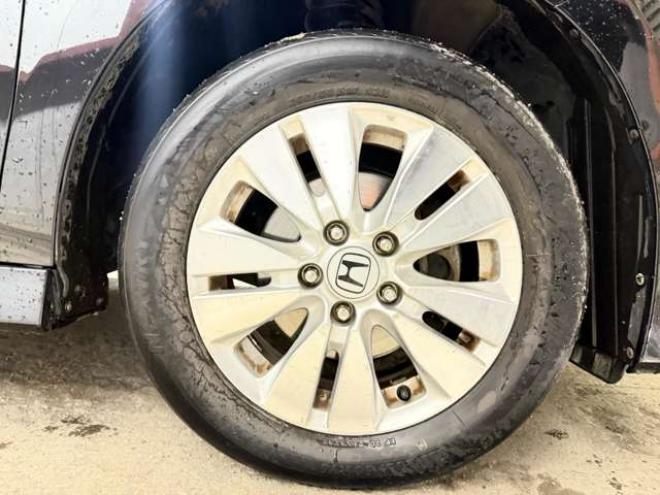 ステップワゴン2.0 スパーダ Z 4WD　防錆塗装4WDTVナビBカメ後席モニタETCエンスタ夏冬タイヤ 2000