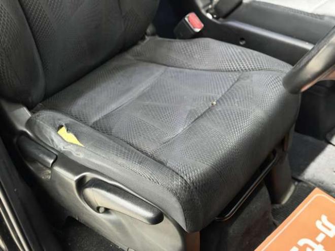 ステップワゴン2.0 スパーダ Z 4WD　防錆塗装4WDTVナビBカメ後席モニタETCエンスタ夏冬タイヤ 2000