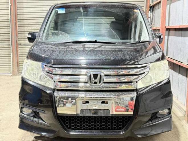 ステップワゴン2.0 スパーダ Z 4WD　防錆塗装4WDTVナビBカメ後席モニタETCエンスタ夏冬タイヤ 2000