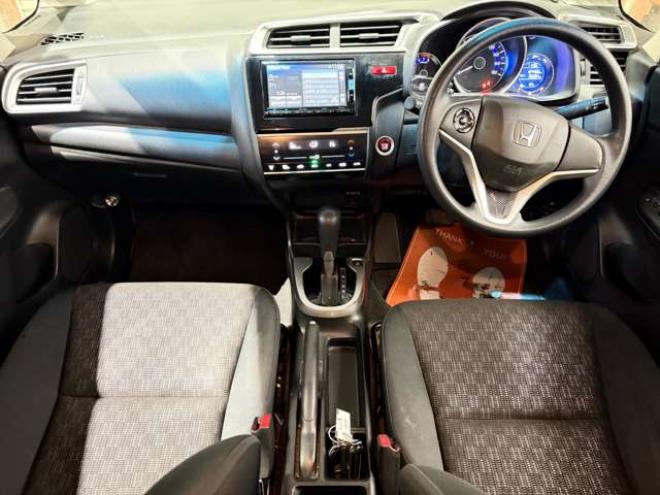 フィット1.3 13G Fパッケージ 4WD　防錆塗装4WDスマキーTVナビBカメ 1300