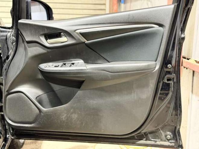 フィット1.3 13G Fパッケージ 4WD　防錆塗装4WDスマキーTVナビBカメ 1300