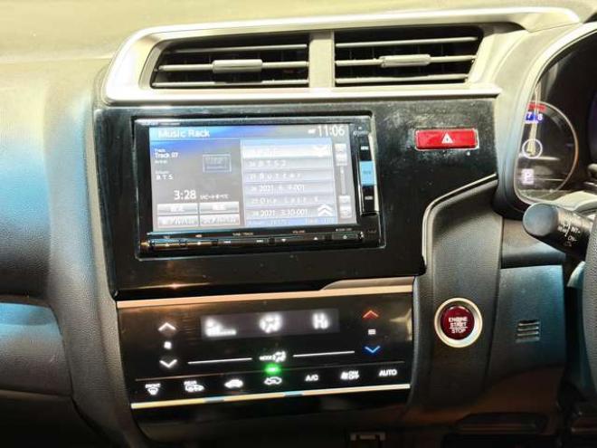 フィット1.3 13G Fパッケージ 4WD　防錆塗装4WDスマキーTVナビBカメ 1300