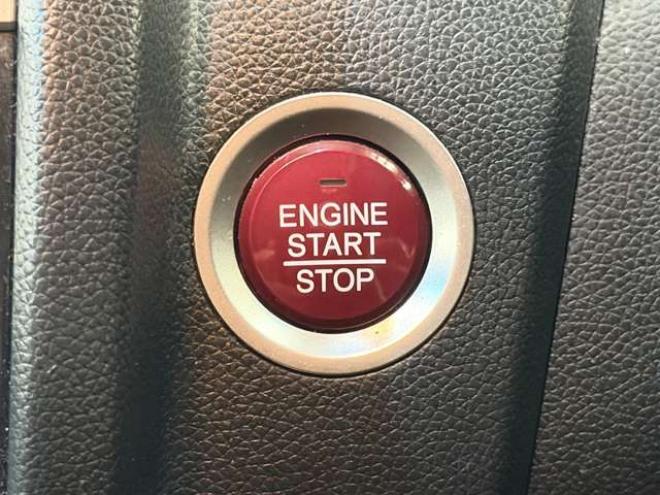 フィット1.3 13G Fパッケージ 4WD　防錆塗装4WDスマキーTVナビBカメ 1300