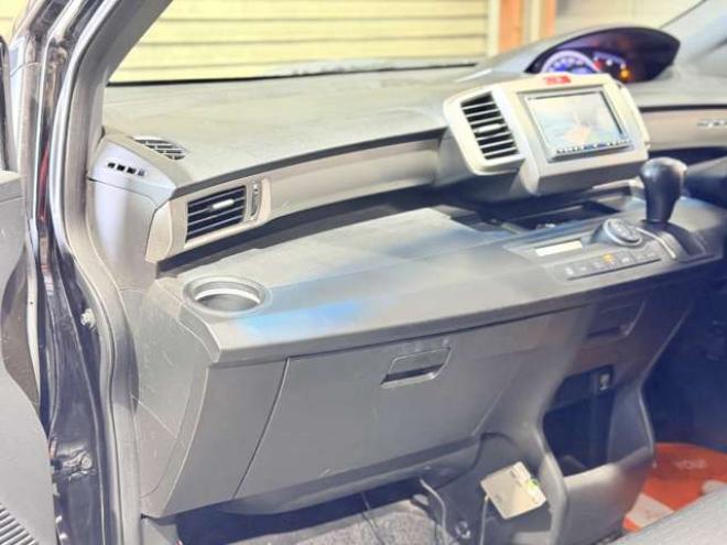 フリードスパイク1.5 G ジャストセレクション 4WD　防錆塗装4WDTVナビETC 1500