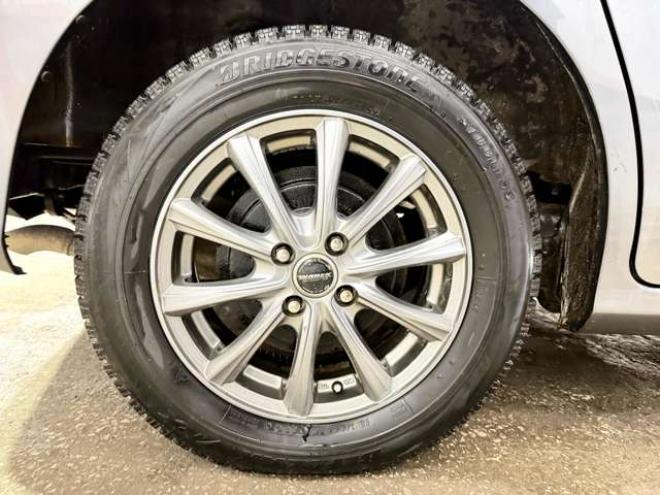 フリードスパイク1.5 G ジャストセレクション 4WD　防錆塗装4WDTVナビBカメエンスタETC夏冬タイヤ 1500