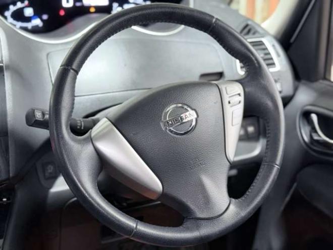 セレナ2.0 ハイウェイスター 4WD　防錆塗装4WDスマキー 2000