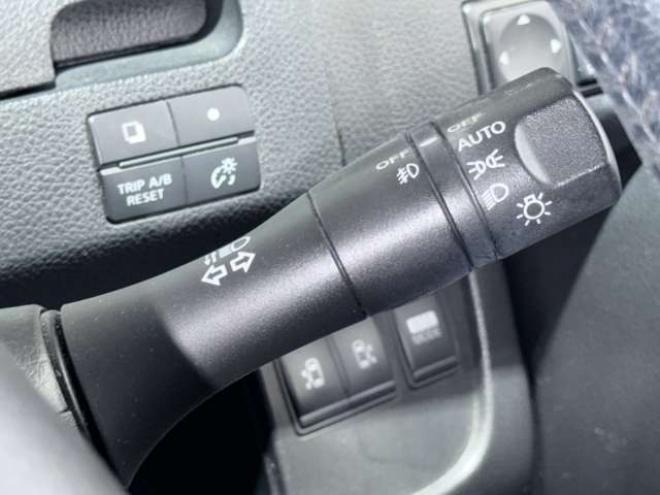 セレナ2.0 ハイウェイスター 4WD　防錆塗装4WDスマキー 2000