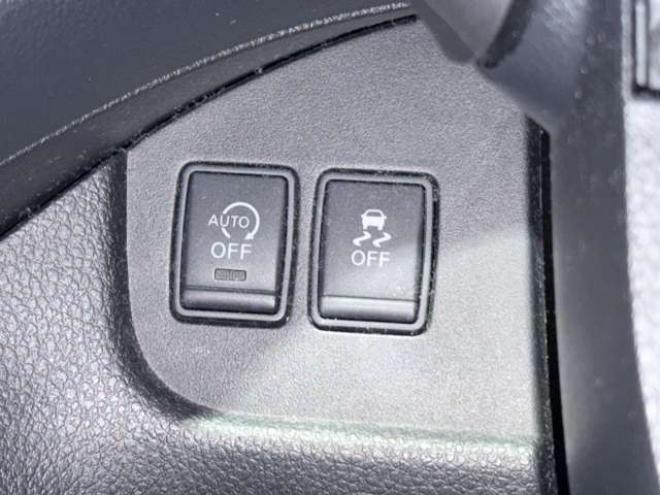 セレナ2.0 ハイウェイスター 4WD　防錆塗装4WDスマキー 2000