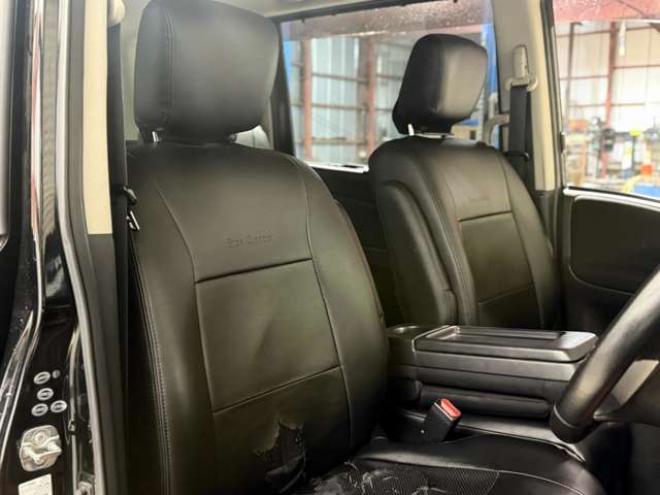 セレナ2.0 ライダー Jパッケージ 4WD　防錆塗装4WDTVナビBカメETC夏冬タイヤ 2000