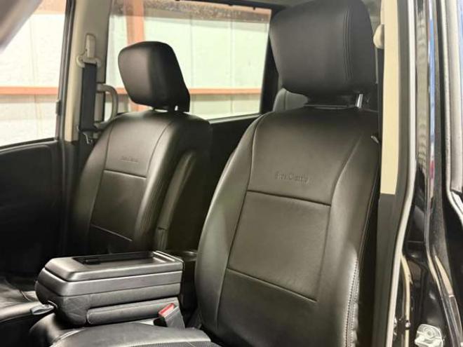 セレナ2.0 ライダー Jパッケージ 4WD　防錆塗装4WDTVナビBカメETC夏冬タイヤ 2000