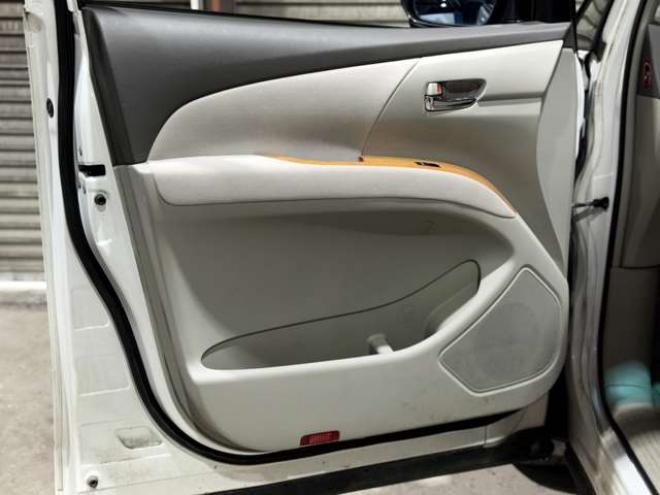 エスティマ2.4 アエラス 4WD　防錆塗装4WDTVナビETC 2400