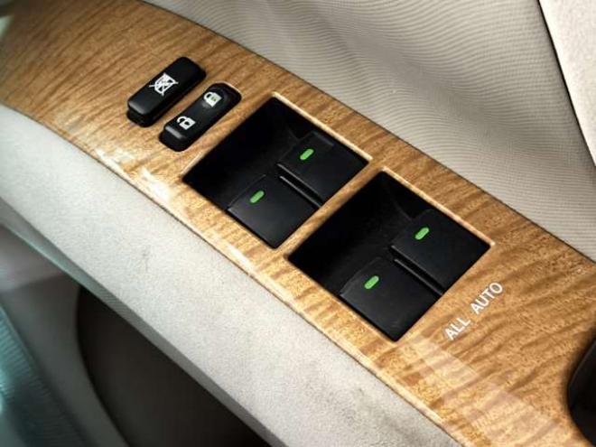 エスティマ2.4 アエラス 4WD　防錆塗装4WDTVナビETC 2400