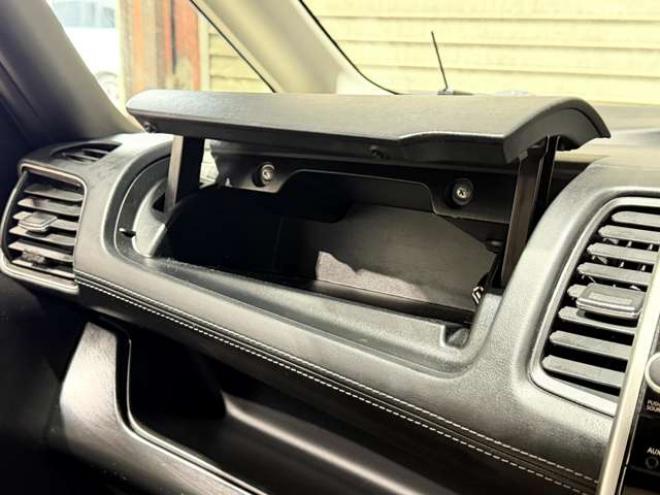 セレナ2.0 ハイウェイスター プロパイロット エディション 4WD　ユーザー買取車防錆塗装4WDドラレコTVナビBカメETC後席モニタエンスタ 2000