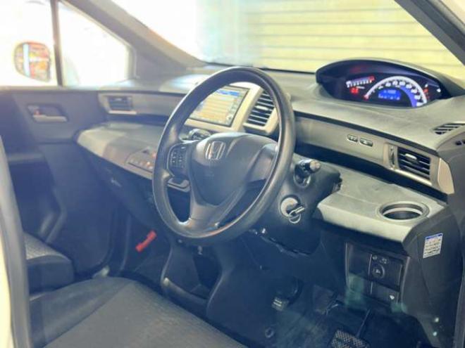 フリードスパイク1.5 G ジャストセレクション 4WD　防錆塗装4WDTVナビBカメ 1500