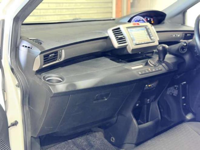 フリードスパイク1.5 G ジャストセレクション 4WD　防錆塗装4WDTVナビBカメ 1500